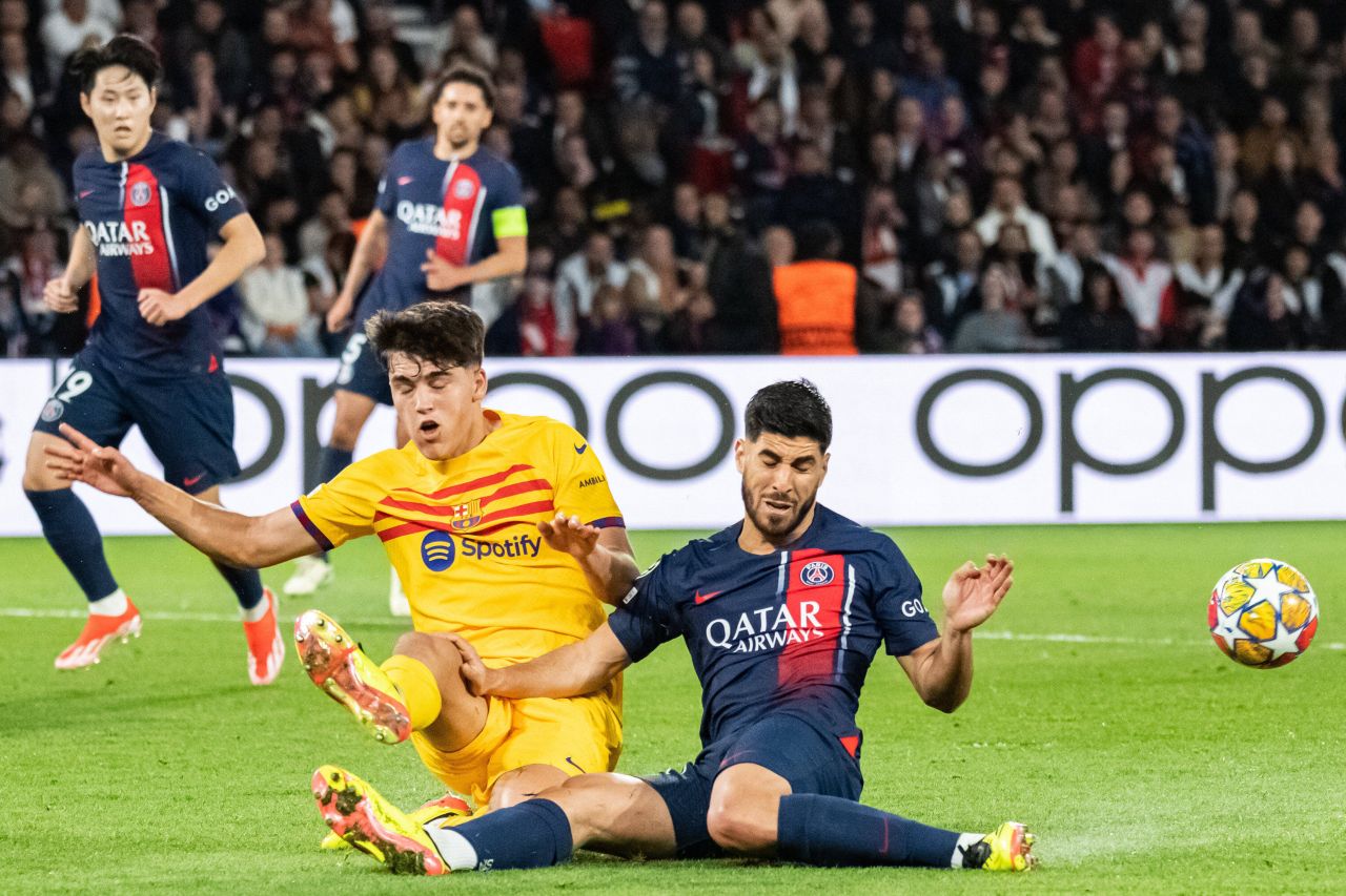 Record în Champions League pentru Pau Cubarsi, puștiul-minune din defensiva Barcelonei, în victoria 3-2 cu PSG_5