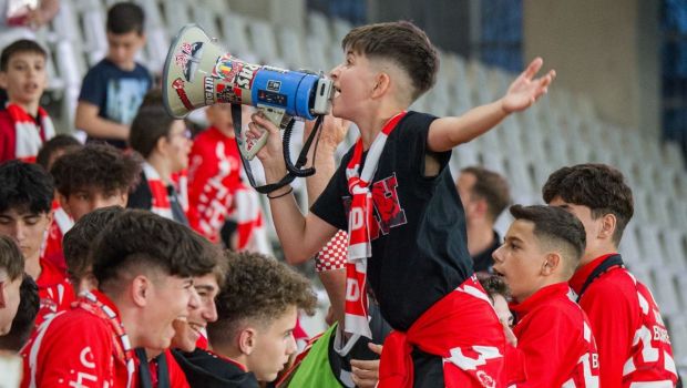 
	Dinamo - Poli Iași se joacă duminică pe &rdquo;Arcul de Triumf&rdquo;, toți copiii până în 14 ani,&nbsp;&rdquo;băieți sau fete, școlari sau preșcolari&rdquo;, sunt așteptați la meci!
