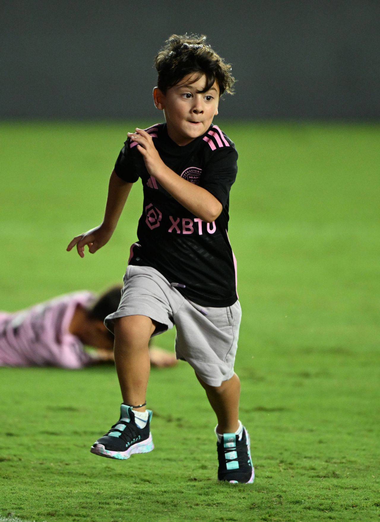 La doar nouă ani, Mateo Messi a înscris 5 goluri într-un meci și a sărbătorit ca tatăl său_2