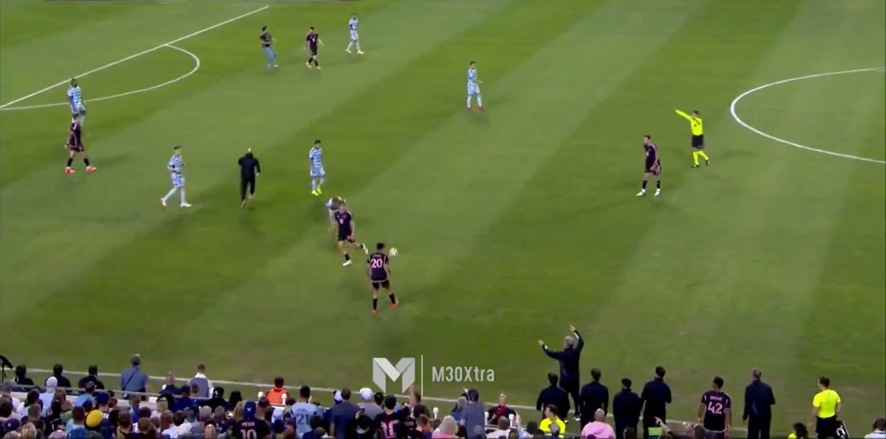 ”E mai rapid decât Mbappe!” Bodyguard-ul lui Messi impresionează din nou! A traversat terenul în mai puțin de cinci secunde_15