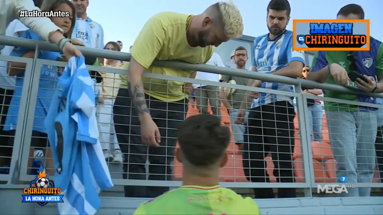 Scene nemaiîntâlnite în fotbalul spaniol! Un jucător i-a vândut tricoul unui suporter pentru 50 de euro: ”Clubul ne taxează!”_1
