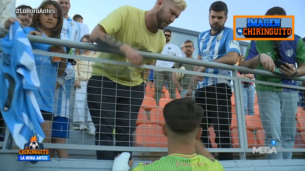 Scene nemaiîntâlnite în fotbalul spaniol! Un jucător i-a vândut tricoul unui suporter pentru 50 de euro: ”Clubul ne taxează!”_2