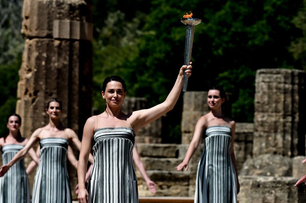 Zeii greci și-au dat acordul! S-a aprins flacăra olimpică pentru Paris 2024 _12