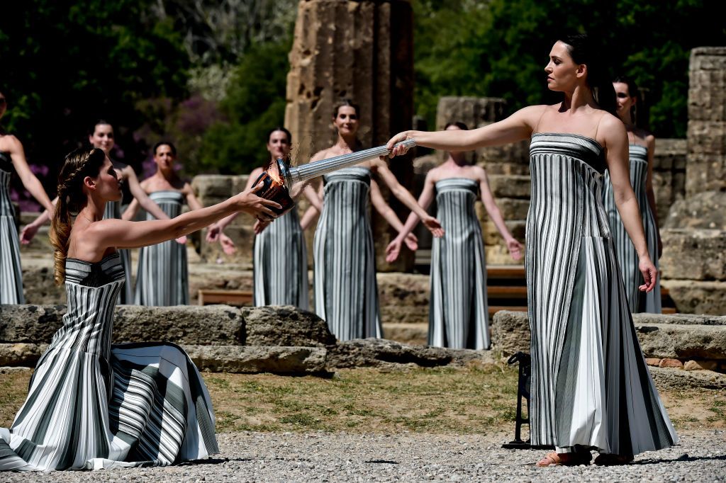 Zeii greci și-au dat acordul! S-a aprins flacăra olimpică pentru Paris 2024 _9