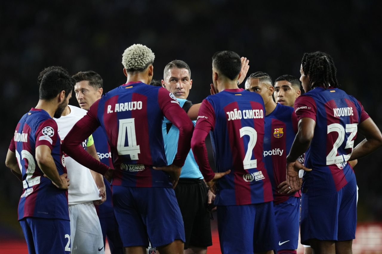 Istvan Kovacs, ”arbitraj suspect” la FC Barcelona - PSG 1-4! Presa catalană îl distruge pe centralul român_6