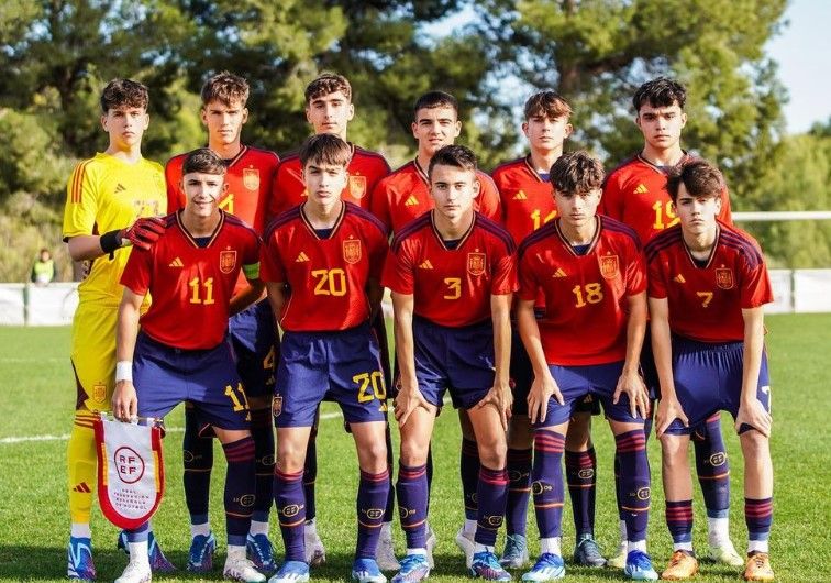 Se naște ”Furia Rumana”! Nu unul, nu doi, ci trei fotbaliști români sunt la aceeași națională a Spaniei: ”Am fost și nu am fost surprinși”_12