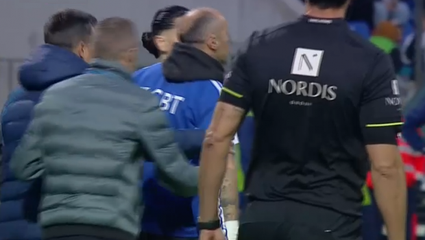 
	Bogdan Andone a cedat nervos la Botoșani - Dinamo! Antrenorul a sărit la arbitrul meciului

