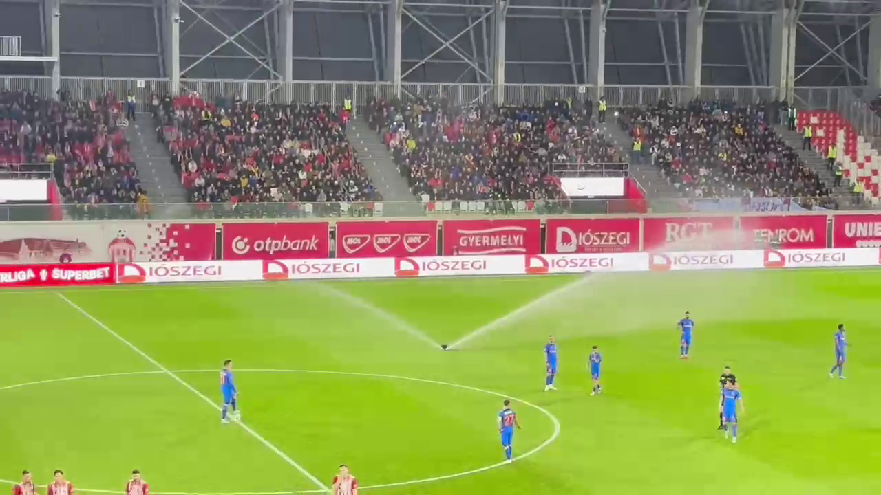 Fără precedent! Au pornit irigațiile pe teren în plin meci la Sepsi - FCSB_6