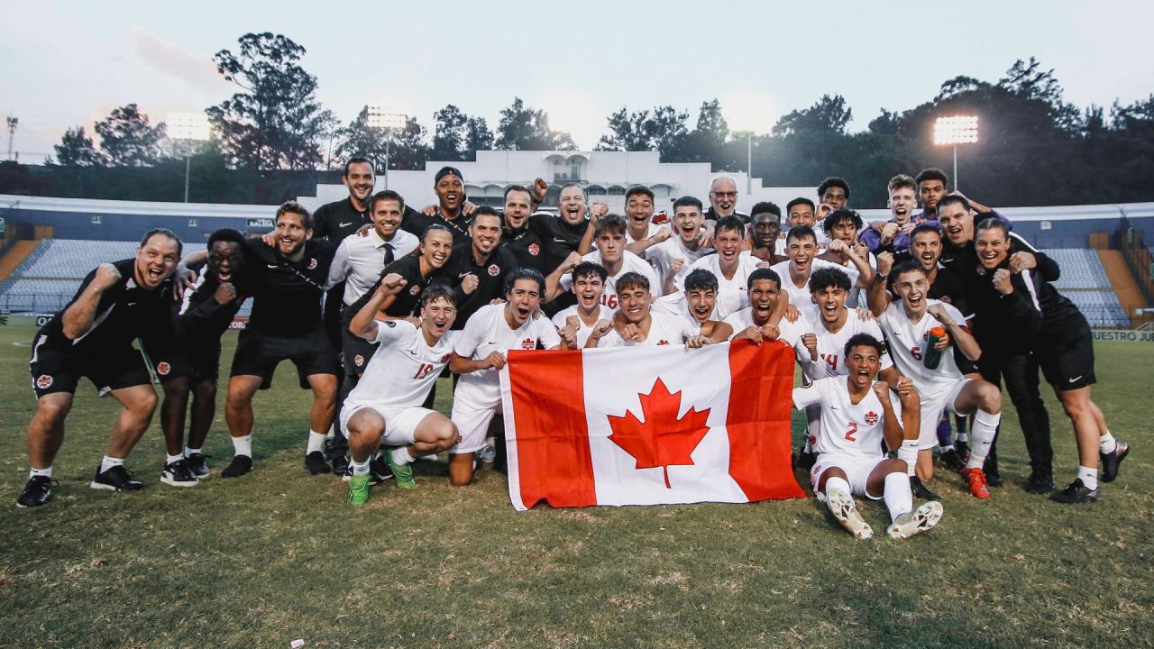 Andrei Dumitru, ”decarul” de 17 ani din naționala Canadei, a debutat azi la Toronto FC, singura echipă din afara SUA care a câștigat titlul în MLS!_1