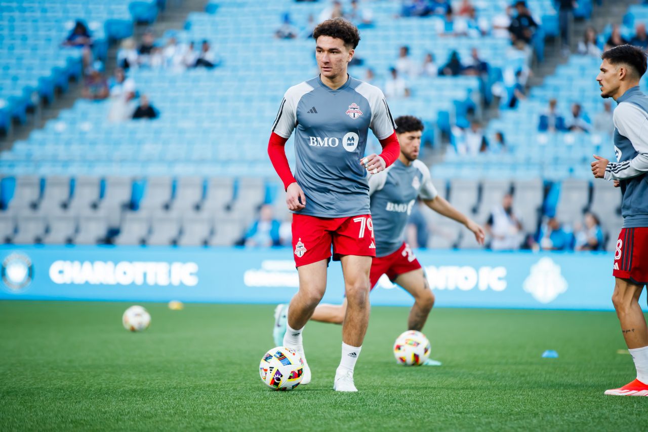 Andrei Dumitru, ”decarul” de 17 ani din naționala Canadei, a debutat azi la Toronto FC, singura echipă din afara SUA care a câștigat titlul în MLS!_3
