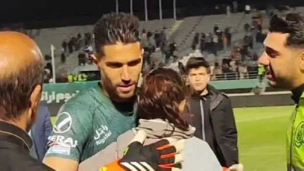 
	Caz revoltător în Iran! Fotbalistul care a îmbrățișat o fană la finalul unui meci s-a ales cu o nouă pedeapsă
