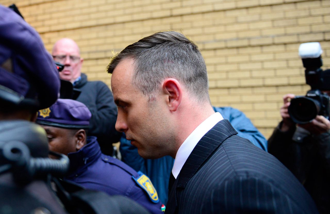 Sportivul care și-a ucis iubita, prima apariție după ce a fost eliberat! Cum arată Oscar Pistorius după 9 ani de închisoare_11