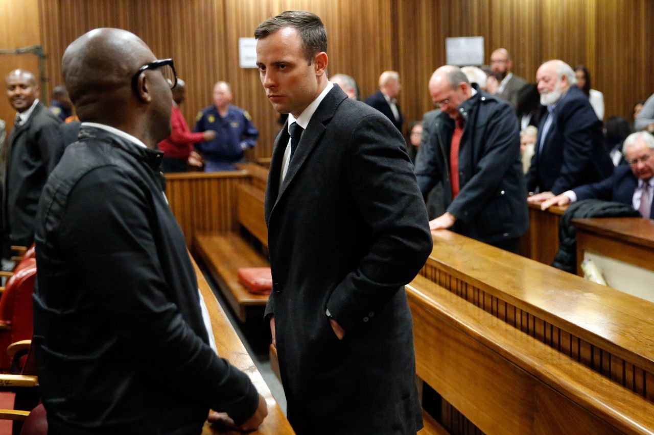 Sportivul care și-a ucis iubita, prima apariție după ce a fost eliberat! Cum arată Oscar Pistorius după 9 ani de închisoare_14