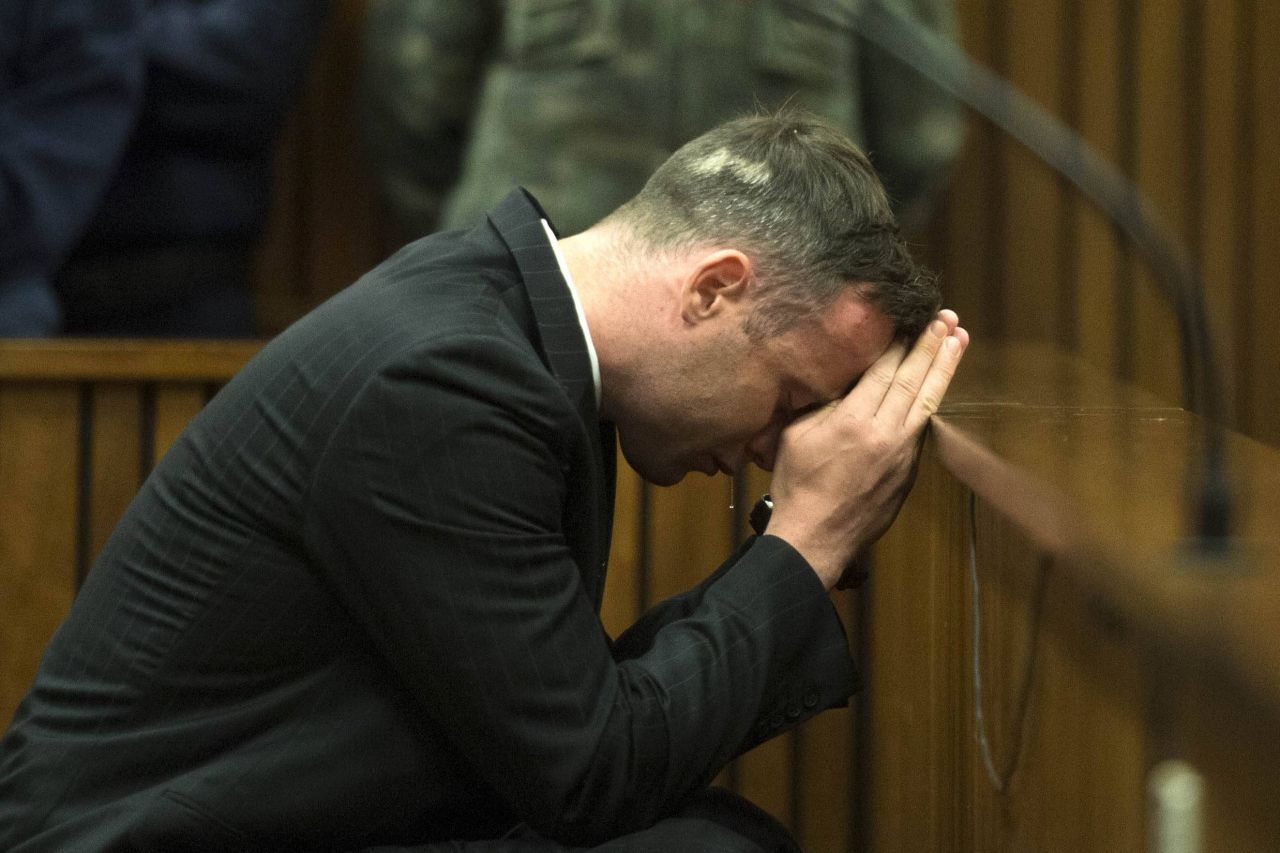 Sportivul care și-a ucis iubita, prima apariție după ce a fost eliberat! Cum arată Oscar Pistorius după 9 ani de închisoare_9