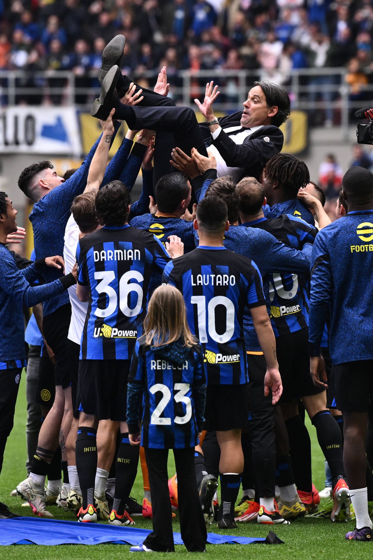 Sărbătoare imensă în Serie A! Inter Milano a celebrat alături de suporteri al 20-lea Scudetto din istoria clubului_8