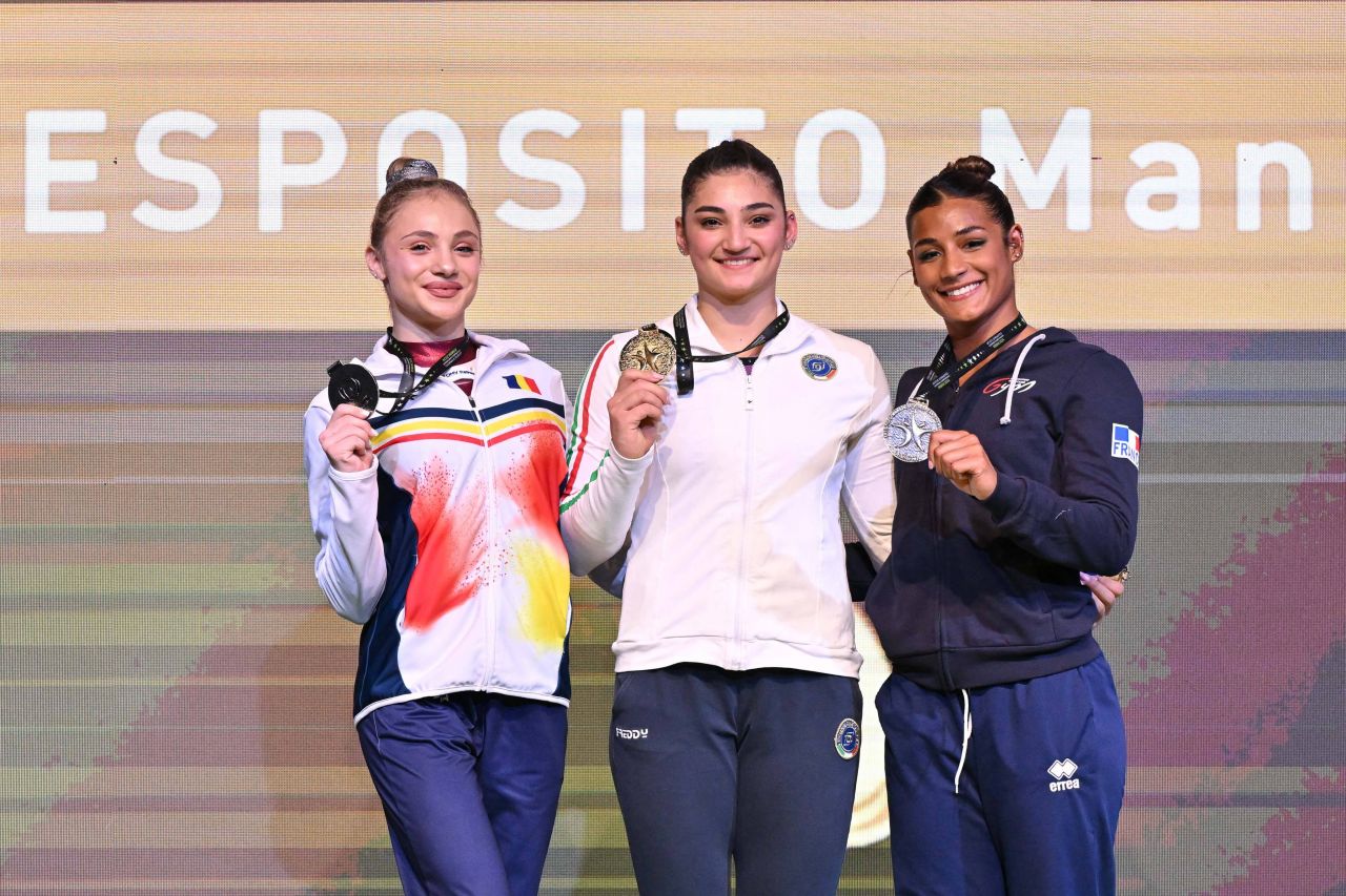 România, ca pe vremuri! Sabrina Voinea a cucerit medalia de argint la Campionatul European de gimnastică_11
