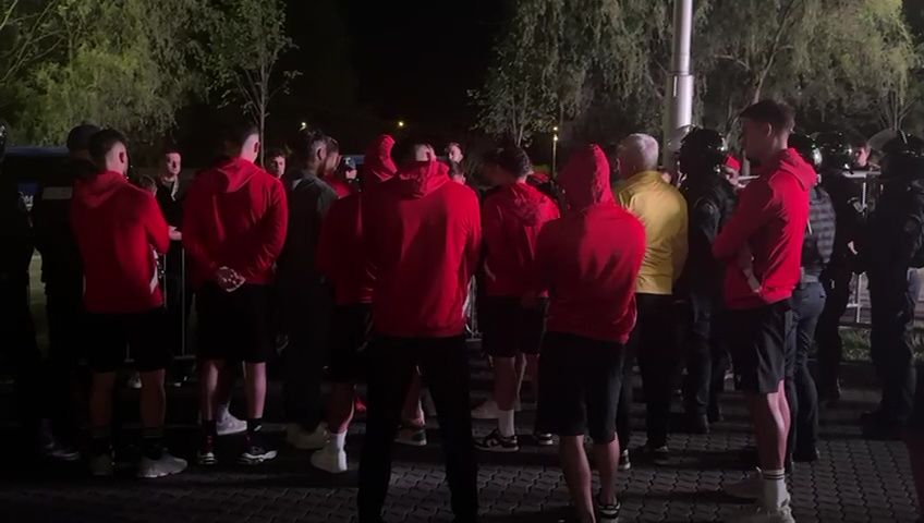 Jucătorii lui Dinamo, băgați în ședință imediat după meciul de pe Cluj Arena: "Dă-le niște capace! Cât să mai suportăm?"_1