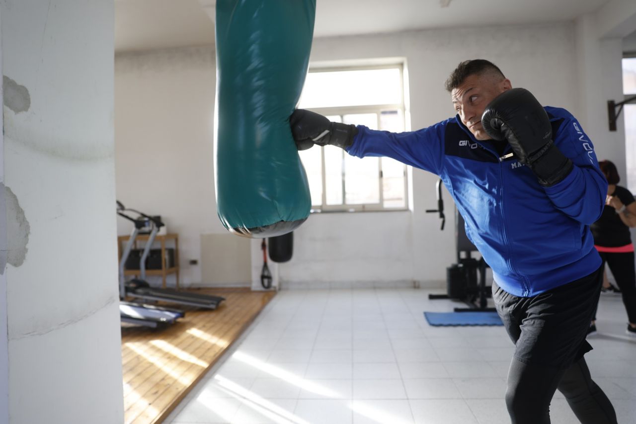 Povestea celui mai slab boxer profesionist în activitate din lume. Are 47 de ani și a pierdut 108 meciuri_12