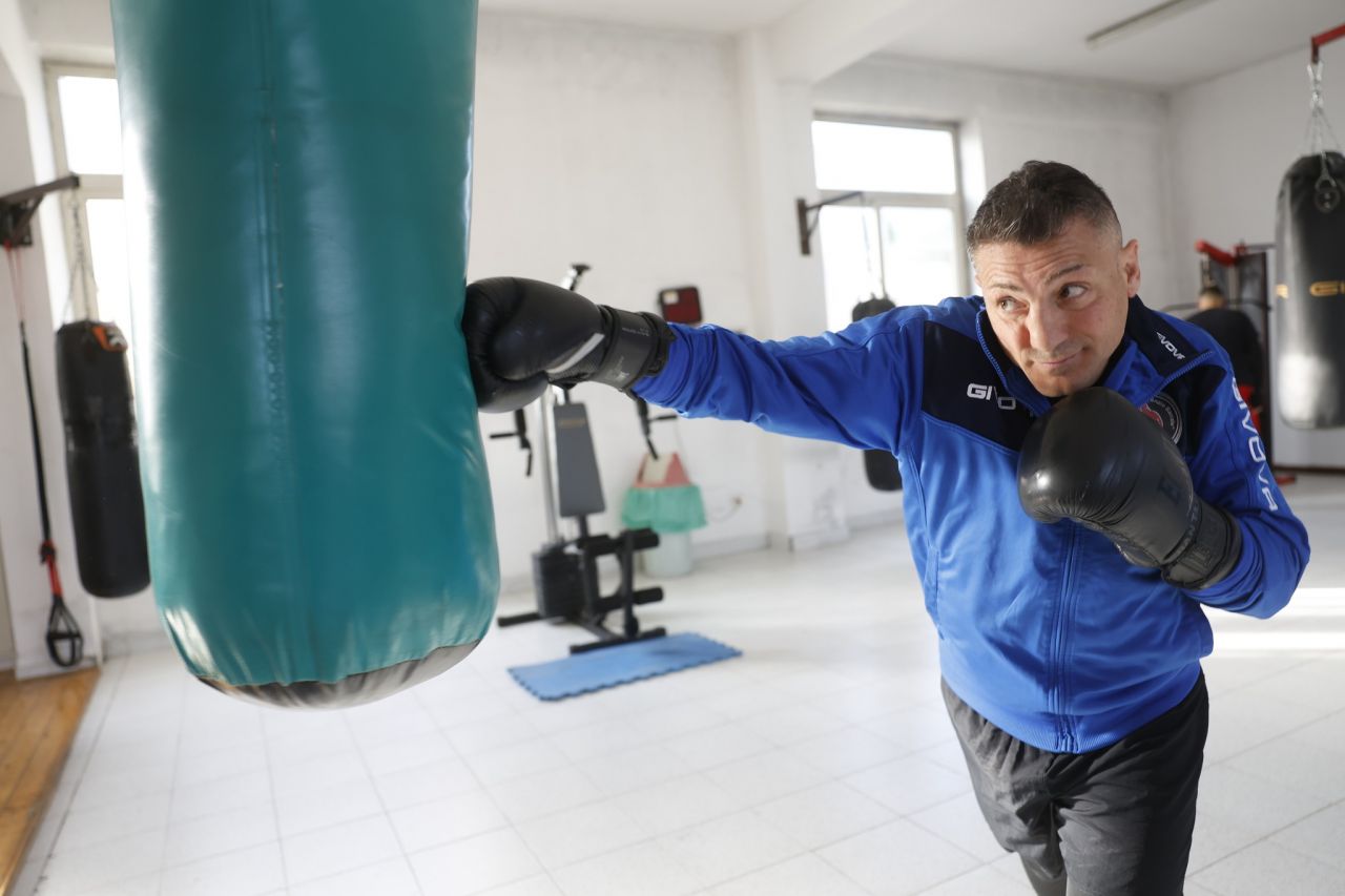Povestea celui mai slab boxer profesionist în activitate din lume. Are 47 de ani și a pierdut 108 meciuri_10