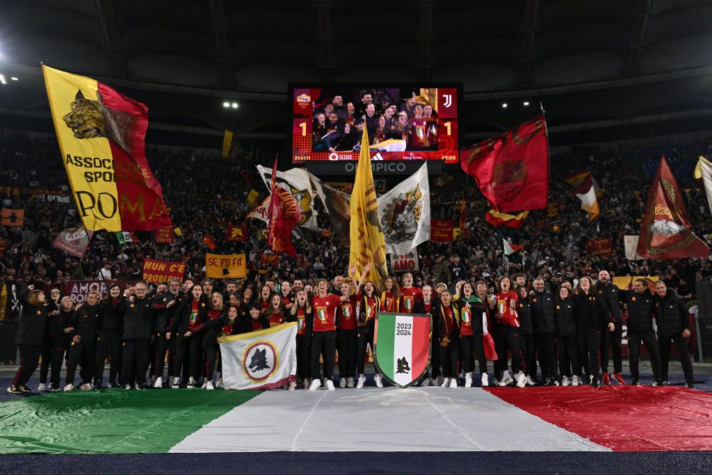 Ave Ceasar! AS Roma, cu o româncă printre vedete, a câștigat un nou titlu de campioană a Italiei_9