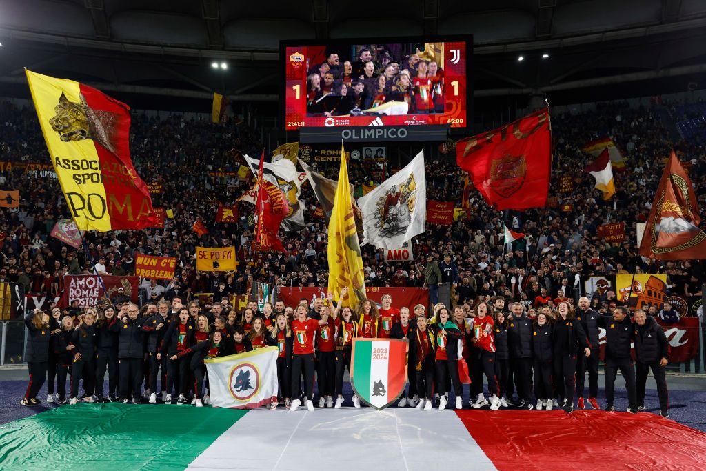 Ave Ceasar! AS Roma, cu o româncă printre vedete, a câștigat un nou titlu de campioană a Italiei_10