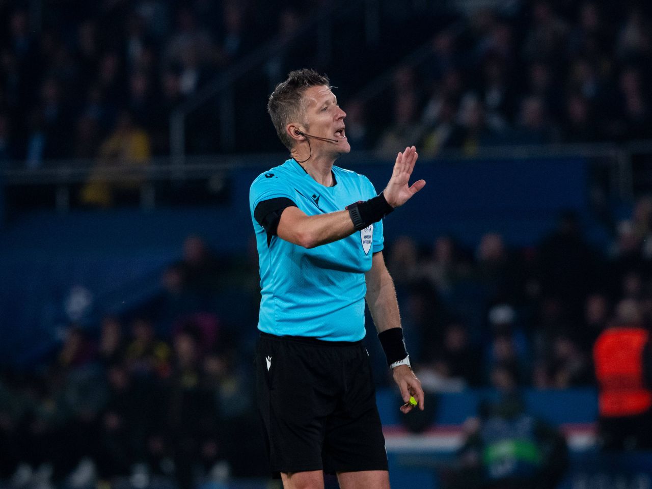 Arbitrul a izbucnit în lacrimi imediat după ce Borussia Dortmund s-a calificat în finala Champions League_13