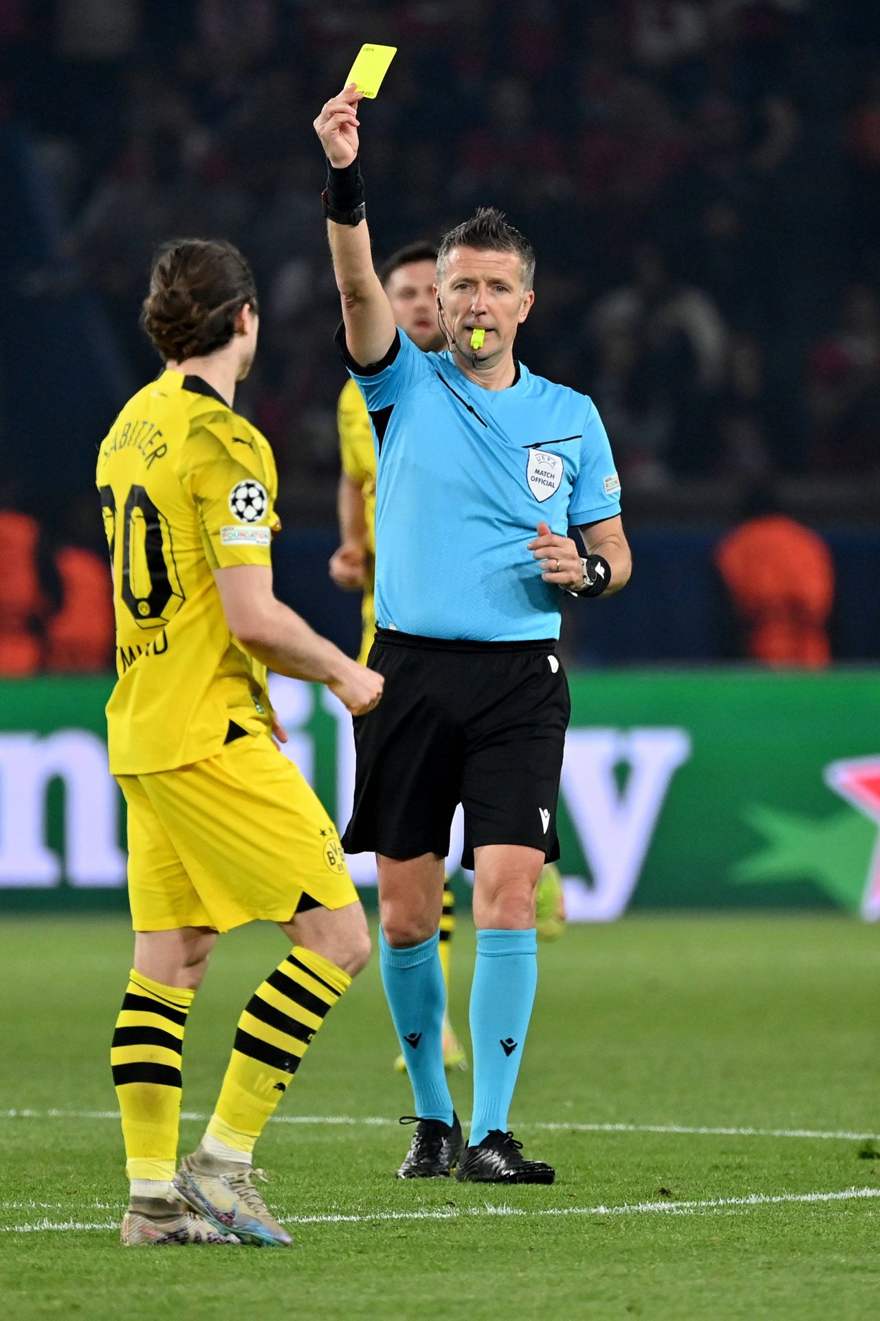 Arbitrul a izbucnit în lacrimi imediat după ce Borussia Dortmund s-a calificat în finala Champions League_9