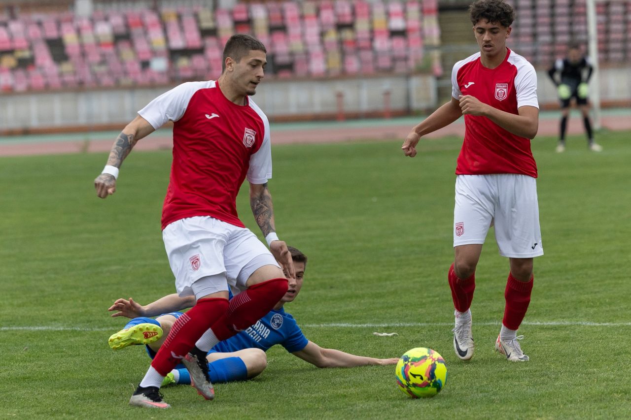 ”Cine vine-n Groapă / Fără 5 nu scapă”! CS Dinamo, cu Iordănescu junior om de bază, se distrează în play-off-ul de promovare în Liga 2_1