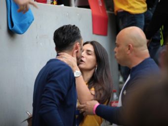 
	Elias Charalambous și-a adus familia la sărbătoarea titlului și a fost surprins sărutându-și soția înainte de FCSB - CFR Cluj
