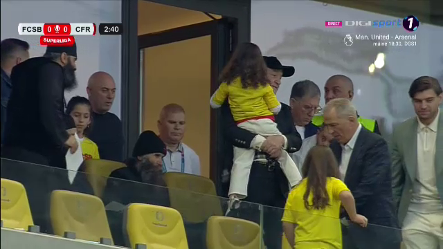 Gigi Becali și-a luat nepoata în brațe și a urmărit FCSB - CFR Cluj din loja VIP_5