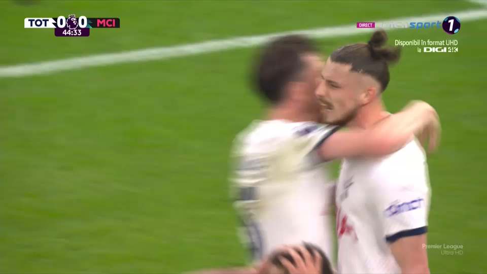 Radu Drăgușin, intervenția reprizei în Tottenham - Manchester City! Și-a salvat echipa în minutele de final ale primei părți_5
