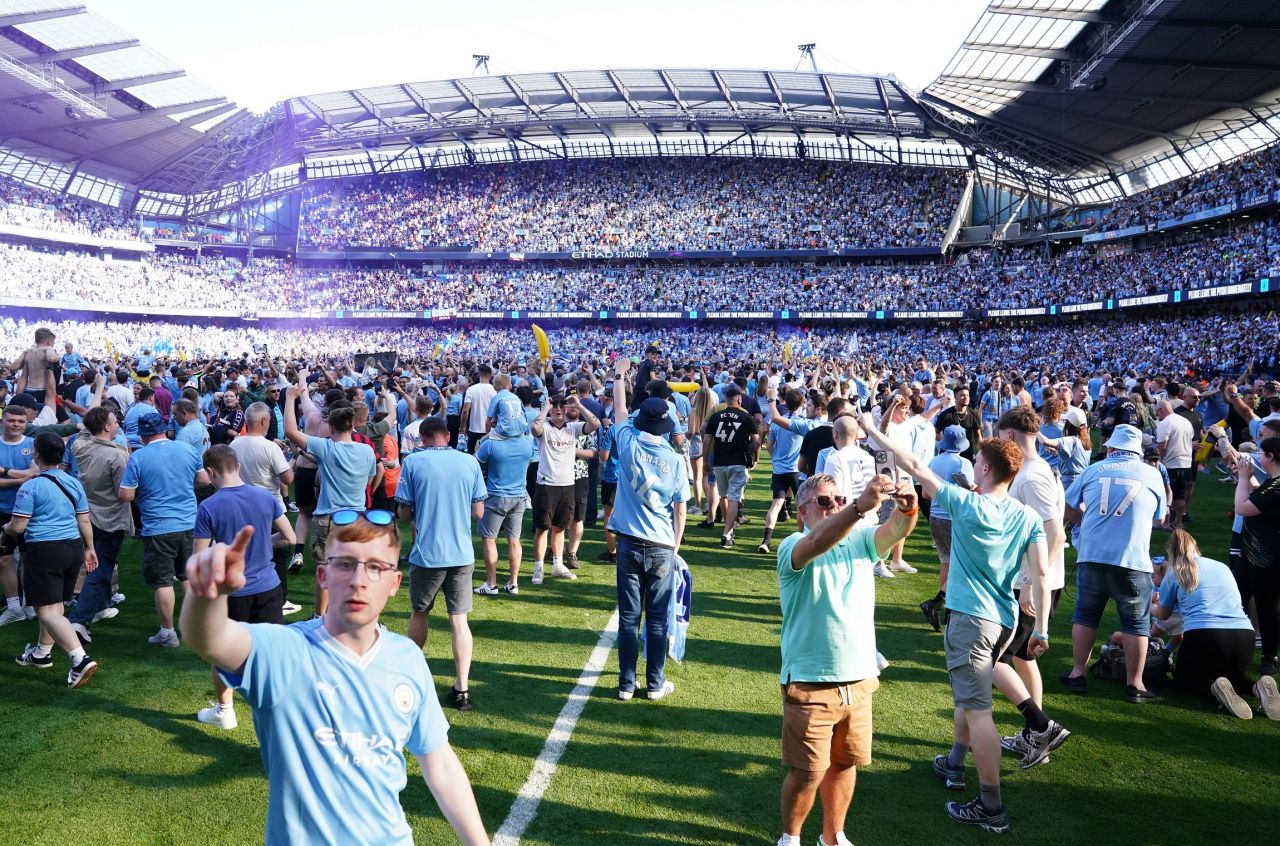 Imaginile bucuriei pe Etihad! Suporterii s-au dezlănțuit după ce Manchester City a devenit campioană _4