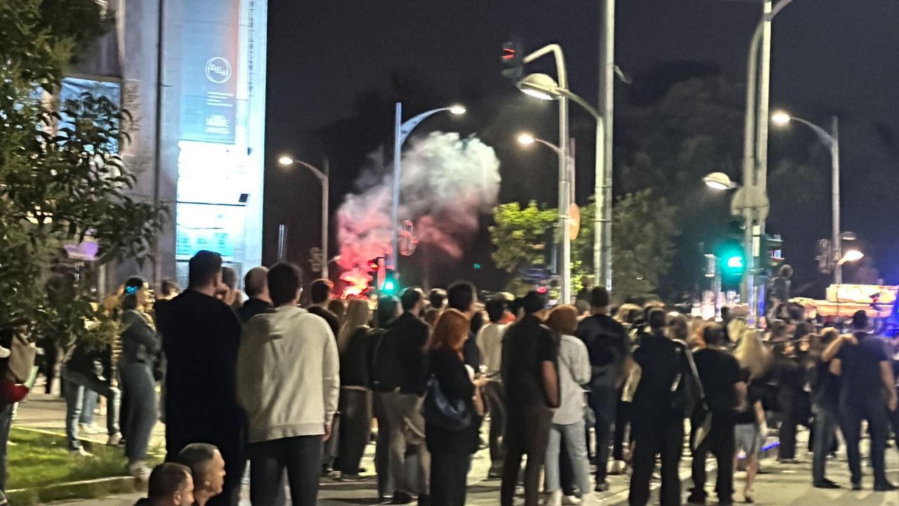 N-ai unde să arunci un pai! Fanii lui PAOK au invadat străzile din Salonic după ce trupa lui Lucescu a câștigat titlul_7