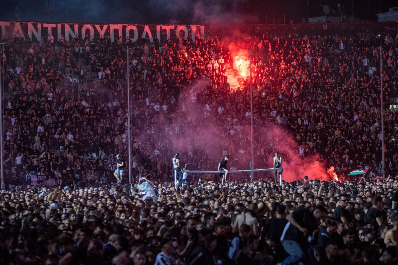 S-a petrecut până spre dimineață la Salonic! Peste 50.000 de oameni au sărbătorit titlul cucerit de PAOK: imagini senzaționale_8