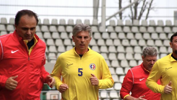 El este cel mai bun antrenor român la ora actuală . Și nu e Gigi Becali sau Edi Iordănescu :)