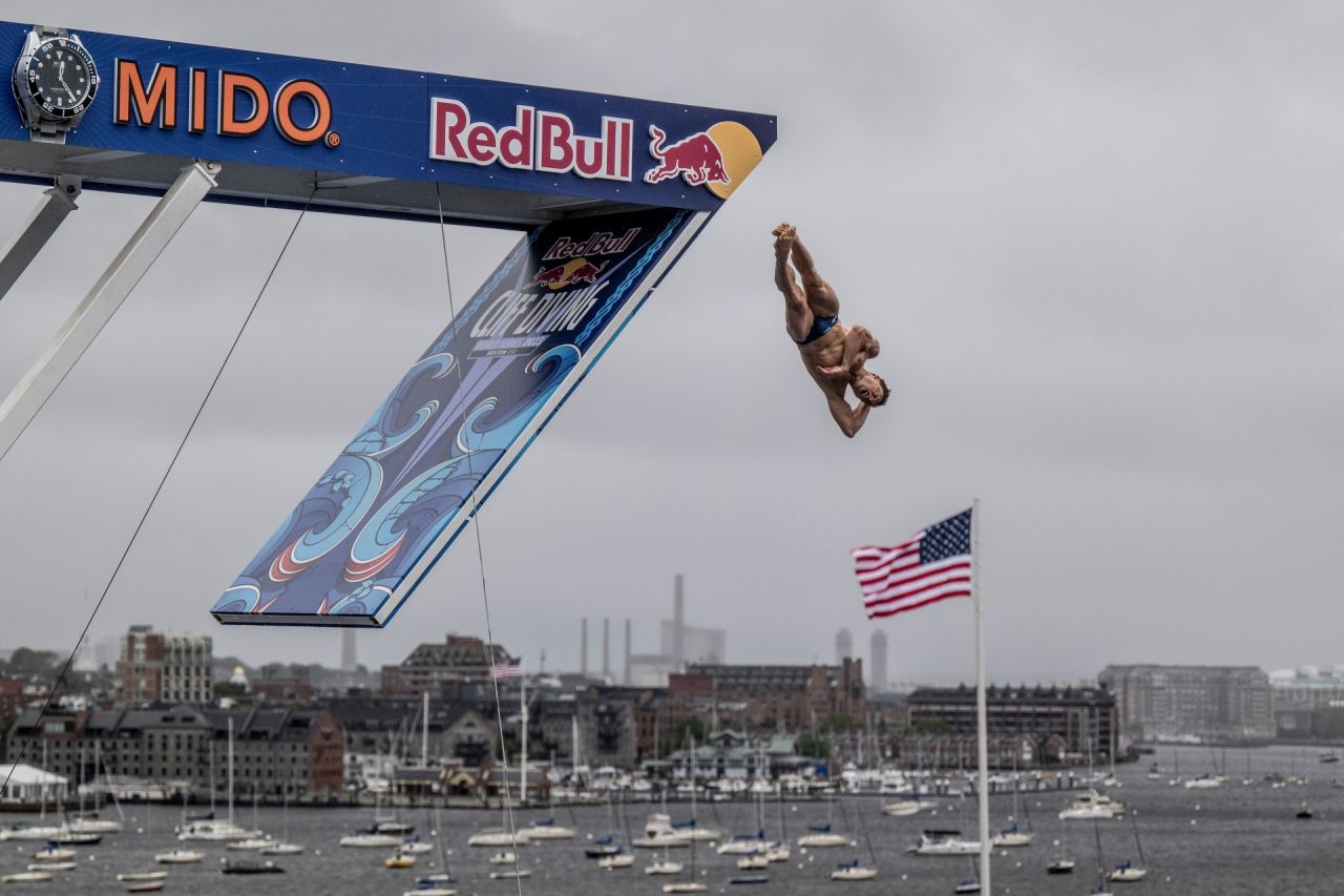Săritorii români luptă din nou pentru aur în sezonul aniversar din Seria Mondială Red Bull Cliff Diving. Program și participanți_2