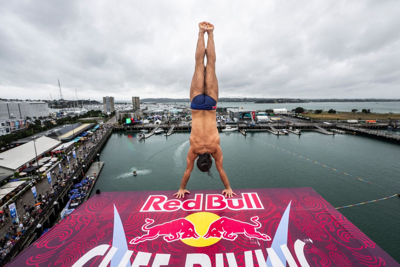 Săritorii români luptă din nou pentru aur în sezonul aniversar din Seria Mondială Red Bull Cliff Diving. Program și participanți_12