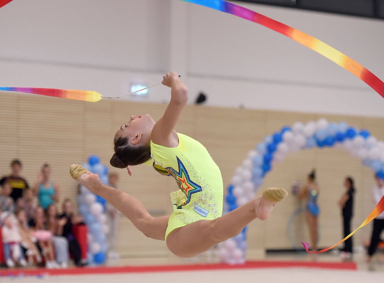 România este campioană europeană la gimnastică ritmică! Minunatele Amalia Lică și Lisa Garac, fără rival_1