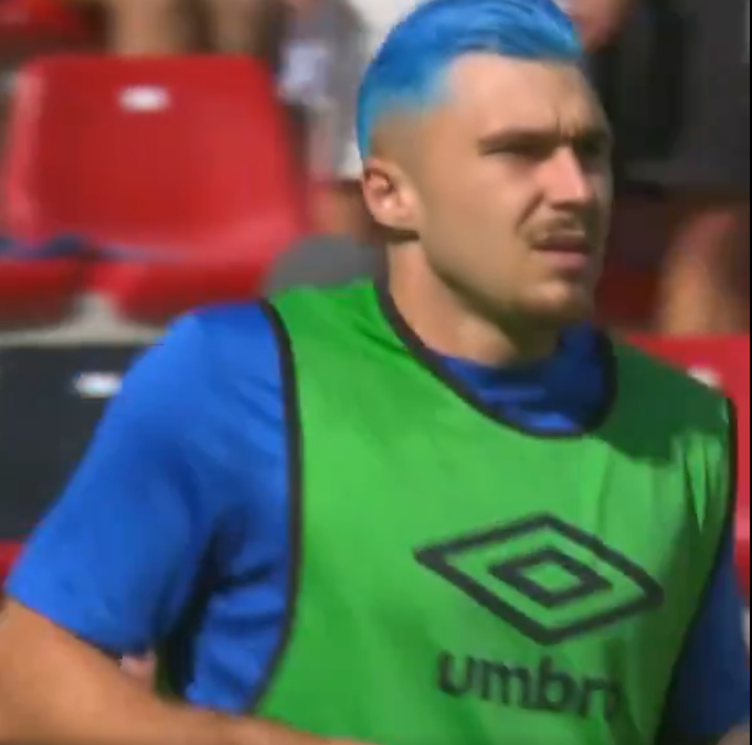 Ce transformare! Și-a vopsit părul albastru după ce Edi Iordănescu l-a inclus în lotul preliminar pentru EURO 2024_1