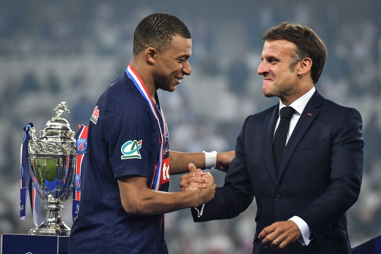 Au revoir, Kylian Mbappe! Ultimul meci jucat de starul francez la PSG, ultimul trofeu câștigat! Președintele Emmanuel Macron, prezent și el_12