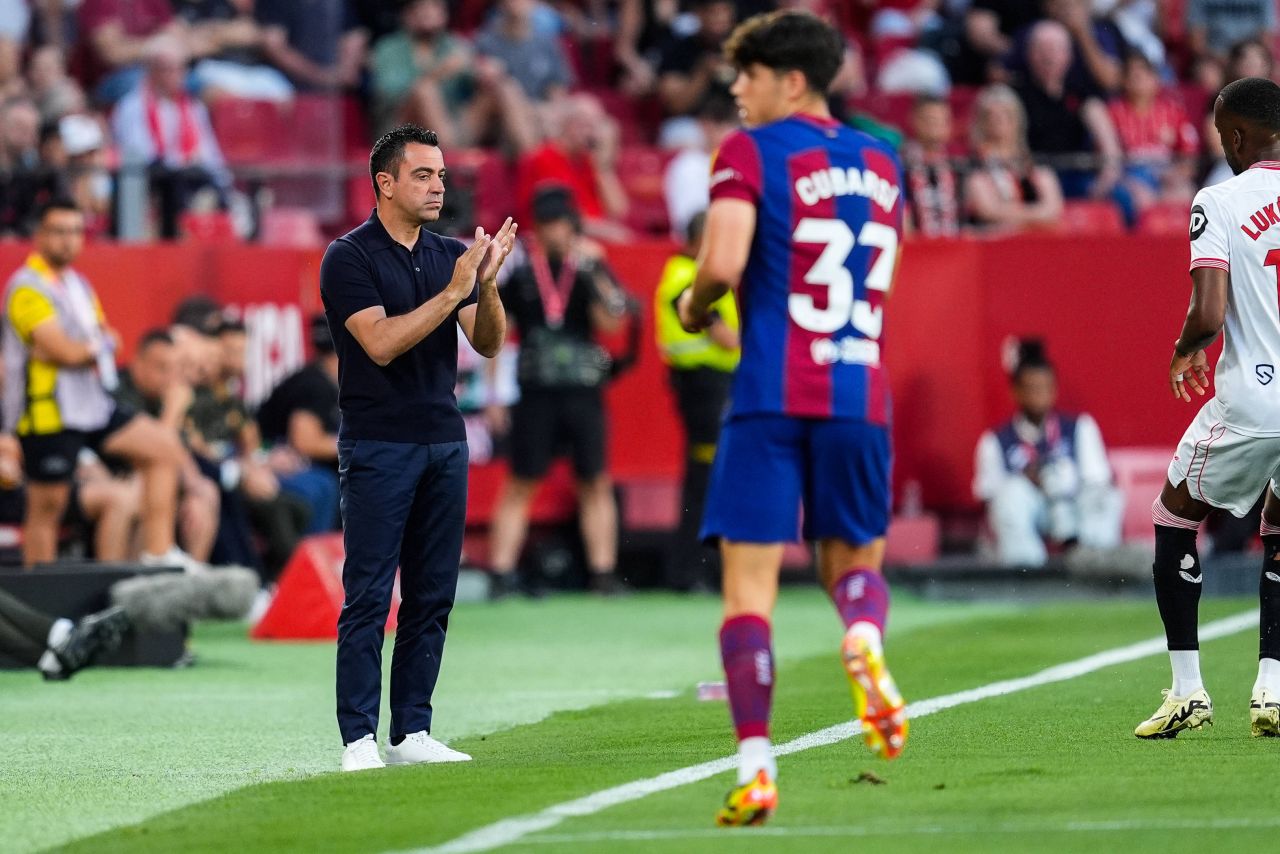 Cum a fost fotografiat Xavi la ultimul său meci pe banca Barcelonei! Premieră negativă pentru Robert Lewandowski_6