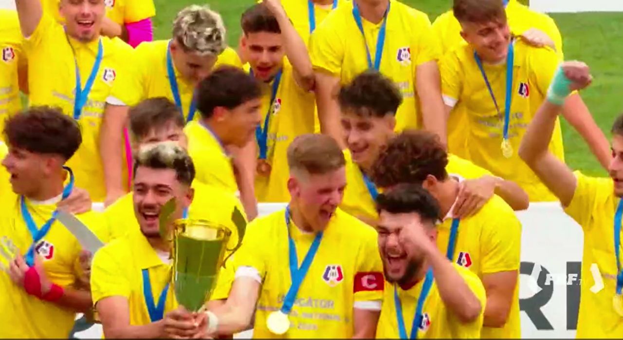 New Dinamo! Echipa de fotbal a lui CS Dinamo este campioană națională la Under 19, după ce câștigase înainte și Cupa României_1
