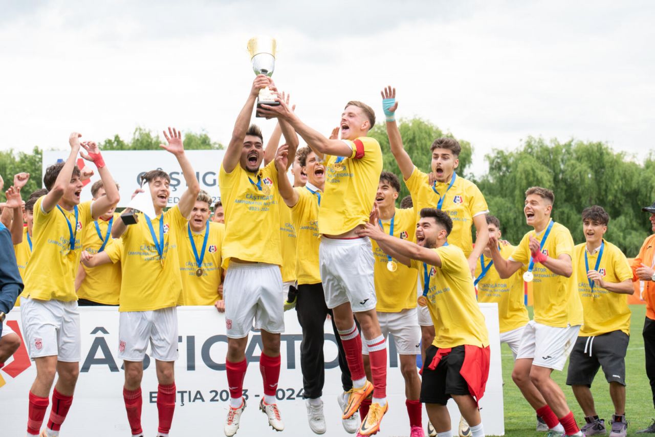 New Dinamo! Echipa de fotbal a lui CS Dinamo este campioană națională la Under 19, după ce câștigase înainte și Cupa României_8