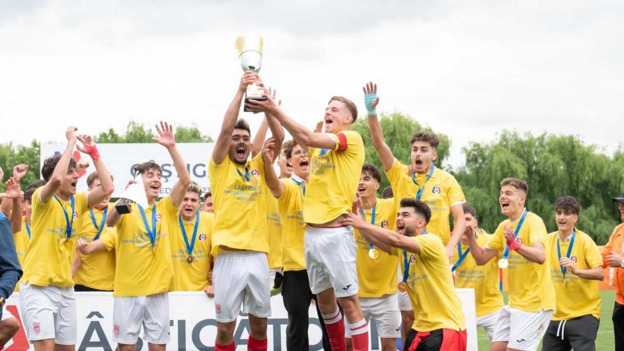 CS Dinamo Campionatul National Under 19 Mario Neculai Mihai Dobre Unirea Alba Iulia