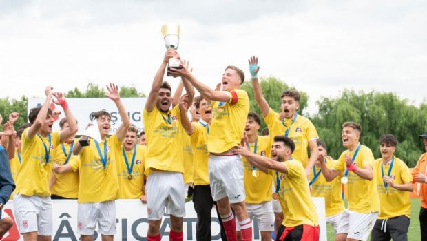
	New Dinamo! Echipa de fotbal a lui CS Dinamo este campioană națională la Under 19, după ce câștigase înainte și Cupa României
