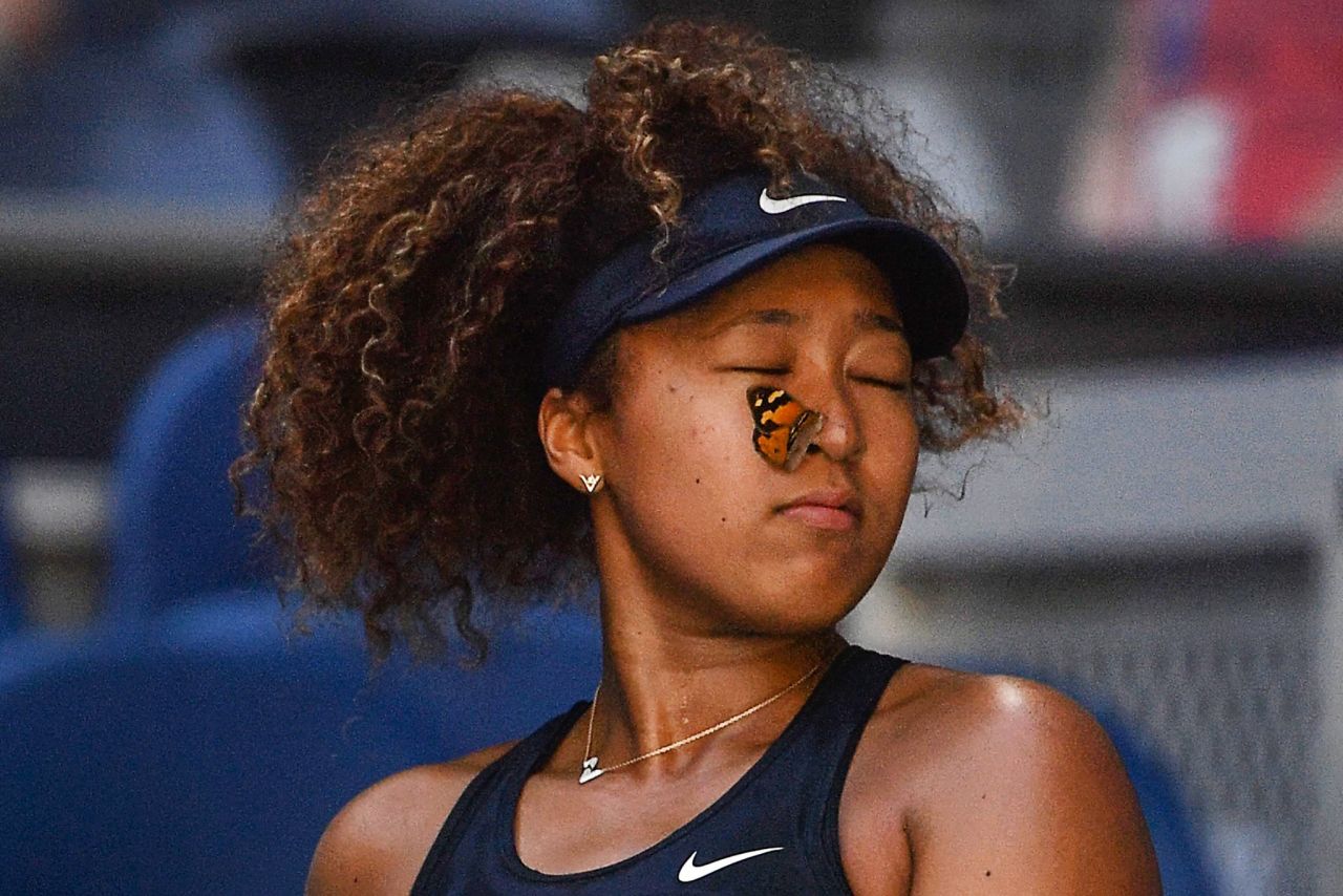 Roland Garros 2024 | I-a lăsat mască! Reacția uluitoare avută de Osaka, după ce a ratat minge de meci în fața Igăi Swiatek_3