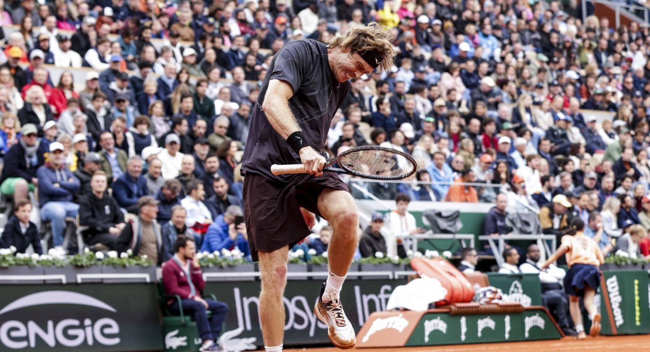 De la Roland Garros la centrul de reabilitare? Rublev (6 ATP) „s-a distrus” cu o rachetă de tenis. Imagini incredibile_24