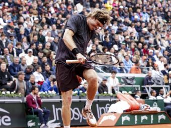 
	De la Roland Garros la centrul de reabilitare? Rublev (6 ATP) &bdquo;s-a distrus&rdquo; cu o rachetă de tenis. Imagini incredibile
