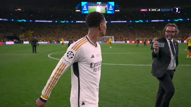 „Explozie” pe teren! Cum au sărbătorit jucătorii de la Real Madrid după triumful din Champions League_19
