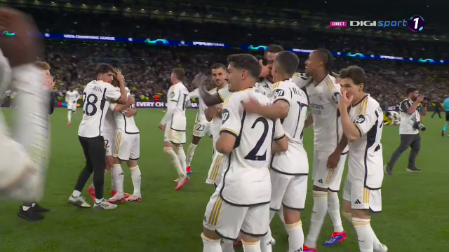 „Explozie” pe teren! Cum au sărbătorit jucătorii de la Real Madrid după triumful din Champions League_25